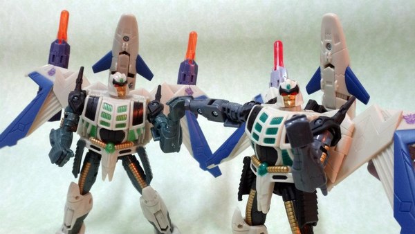 United UN 26 Decepticon Aerial Espionage Thunderwing  (11 of 16)